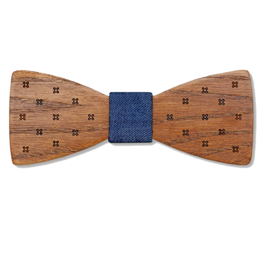 Elegante Holzfliege mit Gravur – zeitloses Accessoire
