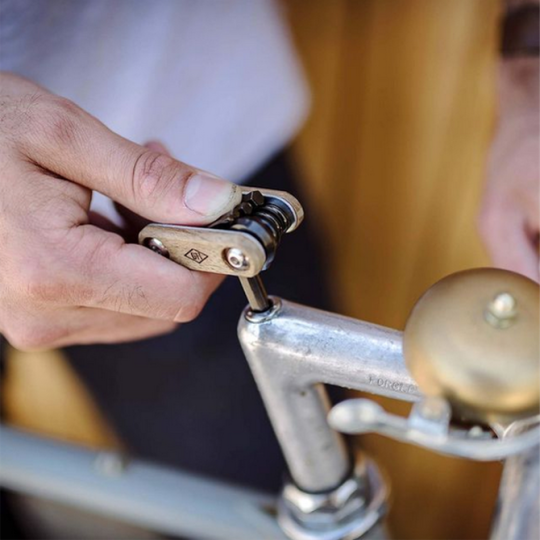 Multifunktions Fahrrad-Werkzeug – Holzgriff – Kompakt & Vintage
