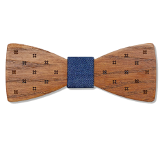 Elegante Holzfliege mit Gravur – zeitloses Accessoire
